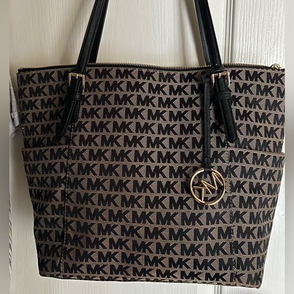 Michael Kors Signature Monogram Black and Tan Tote - Picture 5 of 13